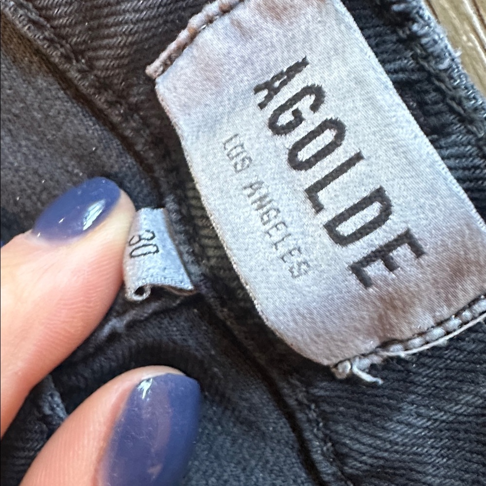 Agolde Toni Black Jeans Distressed Raw Hem Leg W 30
Toni
Soft denim
26” inseam - Picture 3 of 5